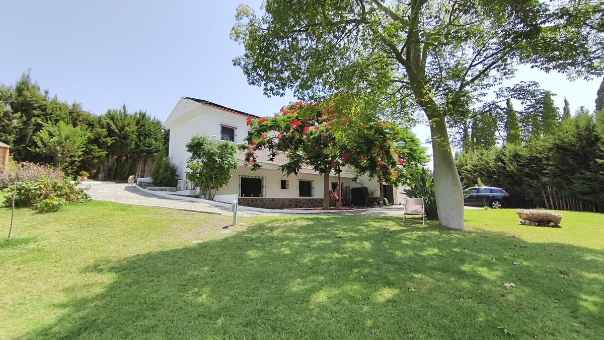 Finca for sale in Alhaurín de la Torre