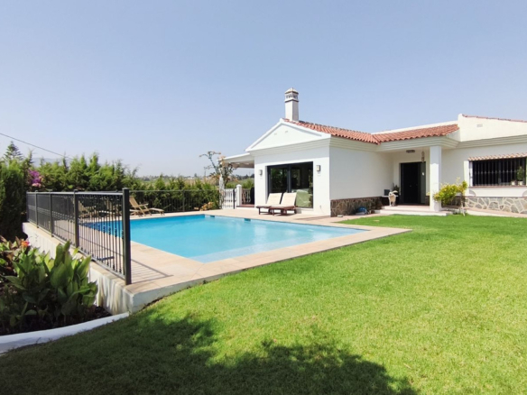 Finca for sale in Alhaurín de la Torre