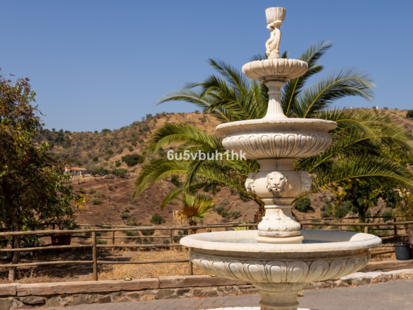 Finca for sale in Almogía