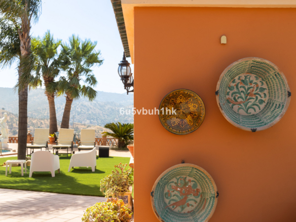 Finca for sale in Almogía