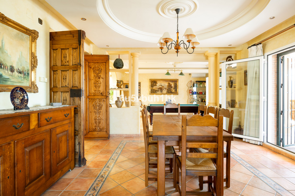 Finca for sale in Almogía