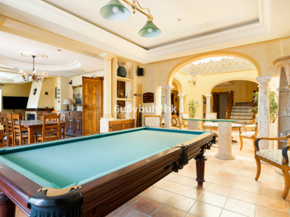 Finca for sale in Almogía
