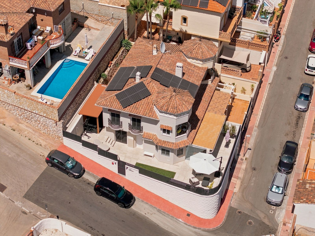 Semi-Detached-House-in-Benalmadena-Ref-R5460286 Semi-Detached House for sale in Benalmadena