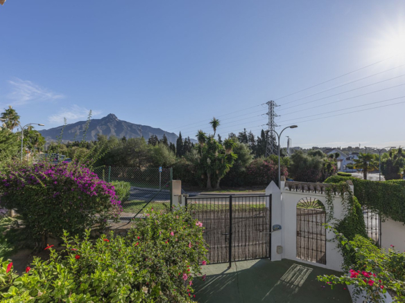 Semi-Detached House for sale in Marbella