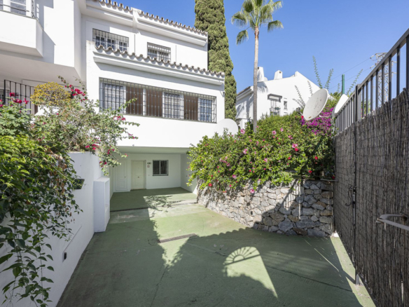 Semi-Detached House for sale in Marbella