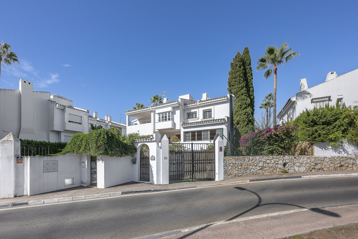 Semi-Detached House for sale in Marbella