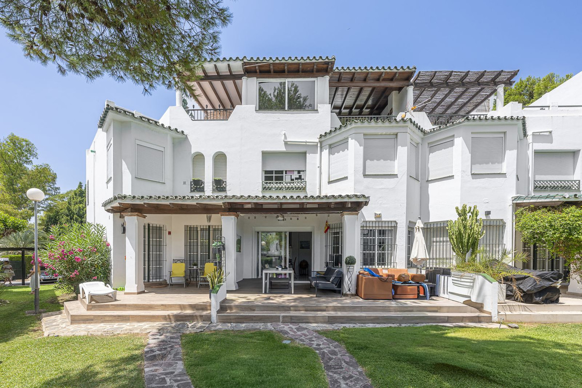 Semi-Detached House for sale in Marbella