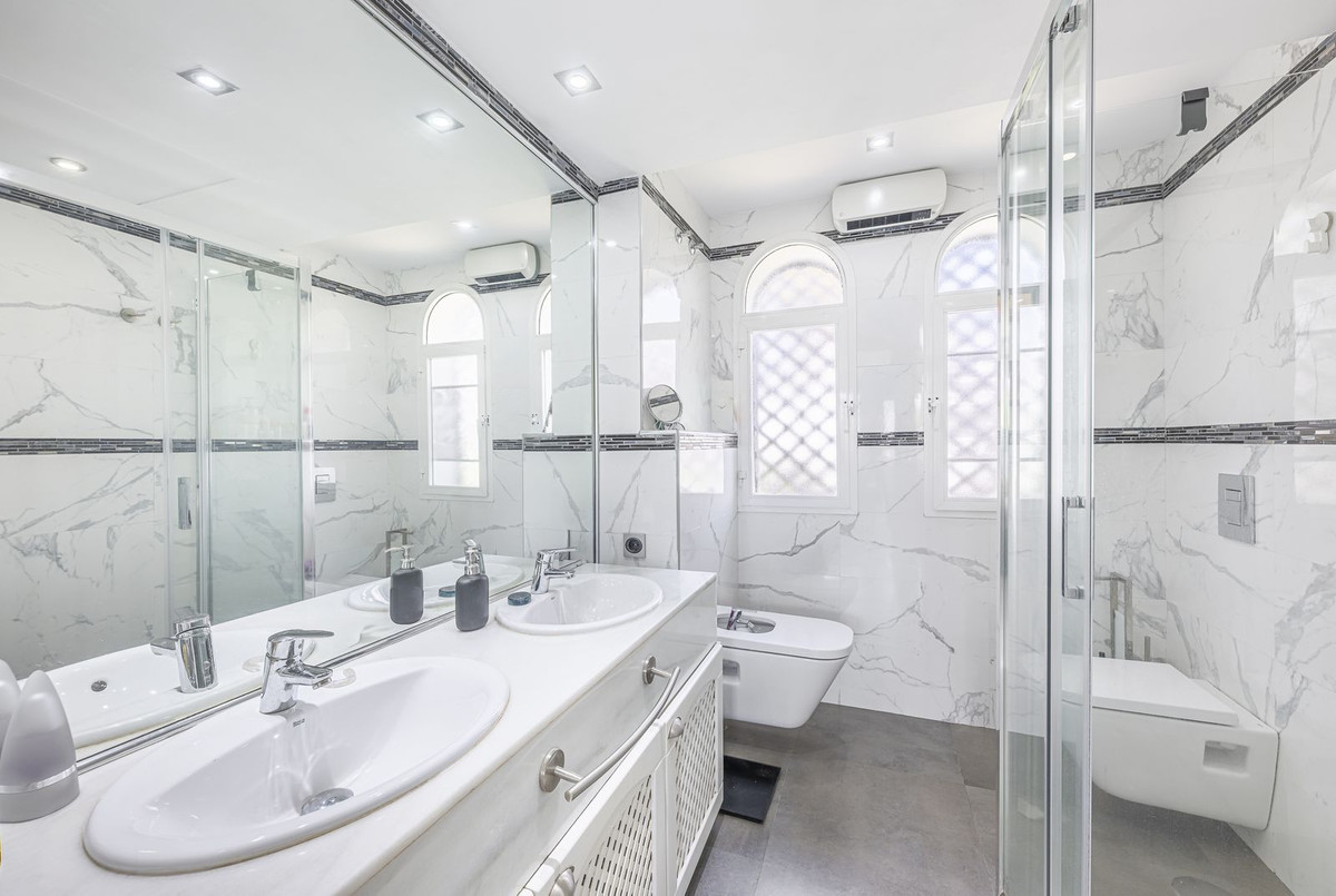 Semi-Detached House for sale in Marbella