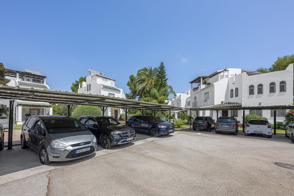 Semi-Detached House for sale in Marbella