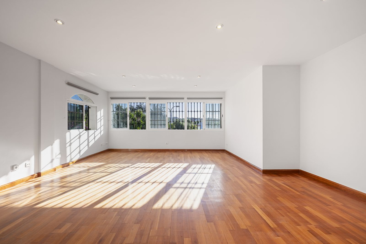 Semi-Detached House for sale in Marbella