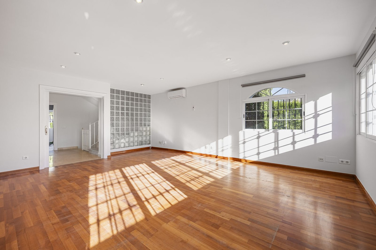 Semi-Detached House for sale in Marbella
