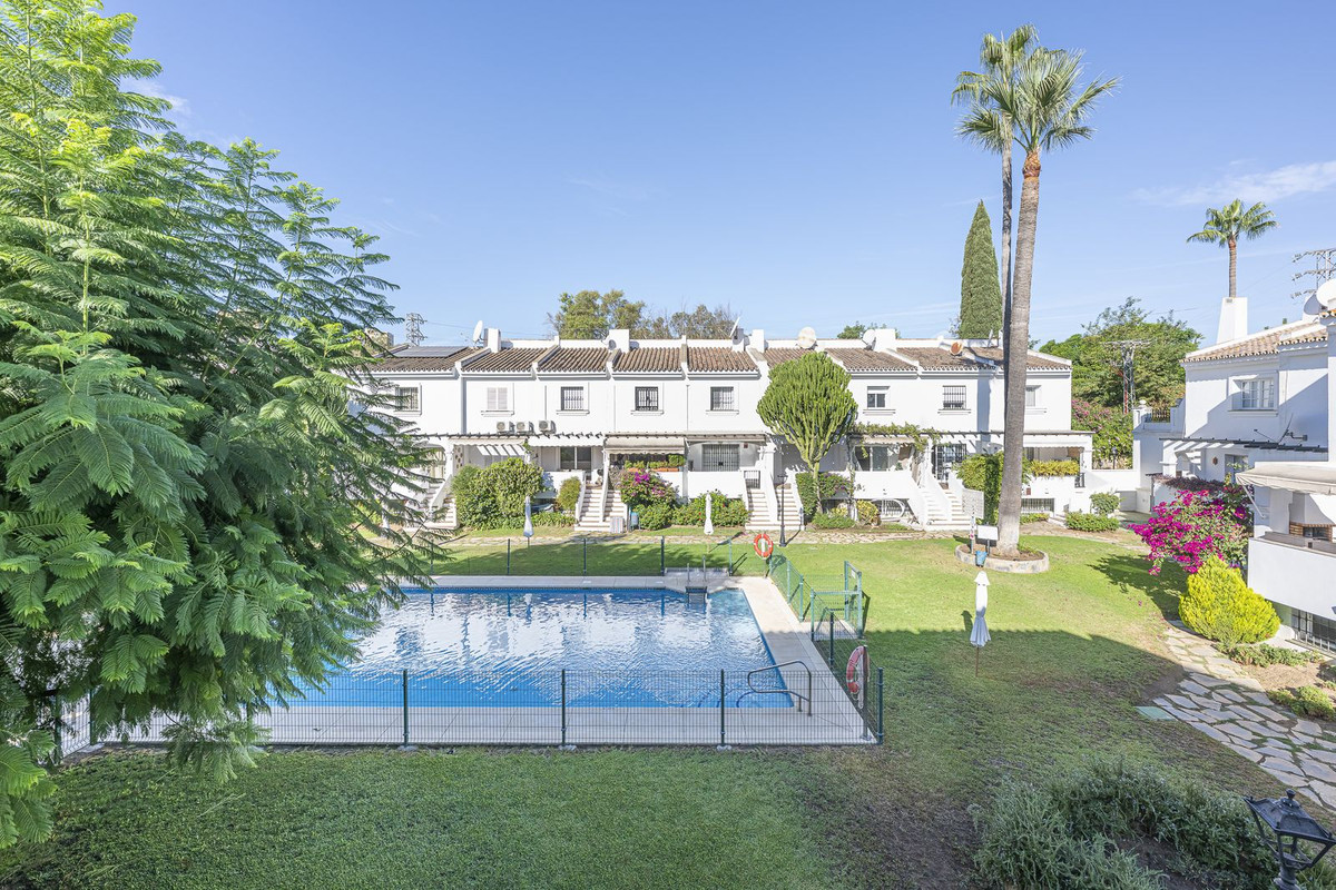 Semi-Detached House for sale in Marbella