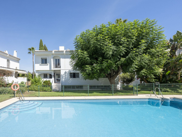 Semi-Detached House for sale in Marbella