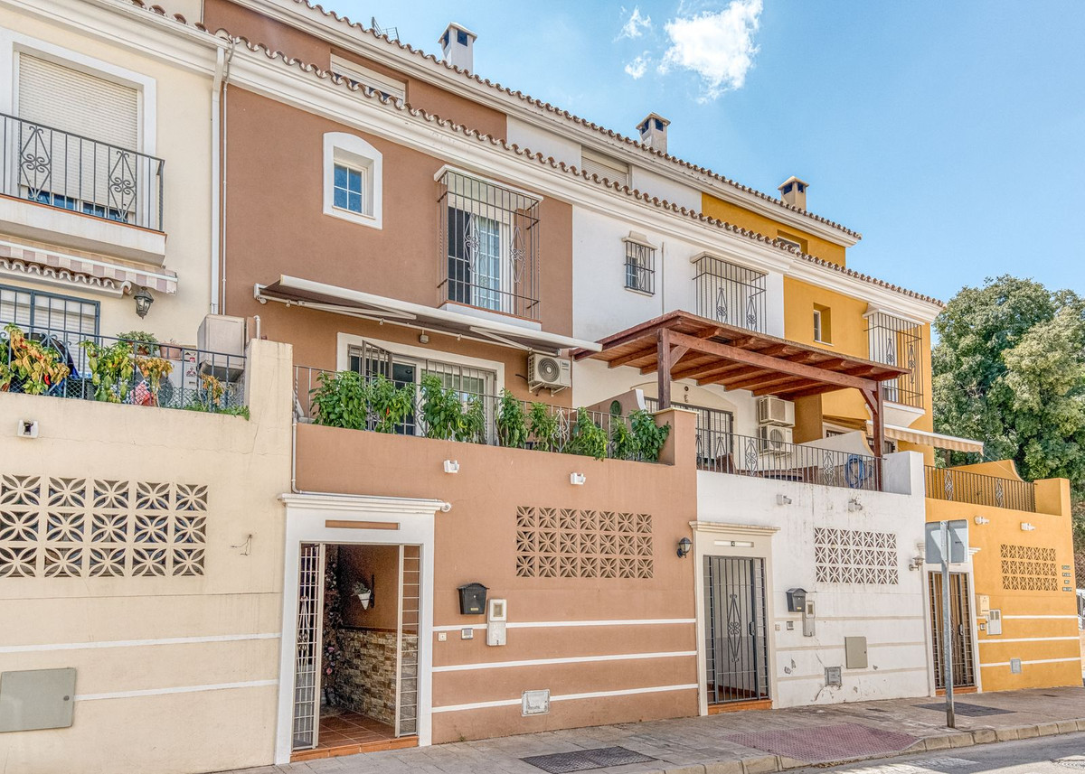 Townhouse for sale in Coín