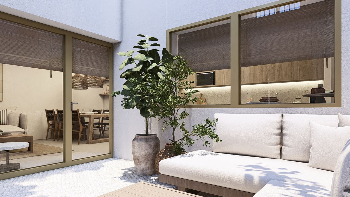 Townhouse for sale in Estepona