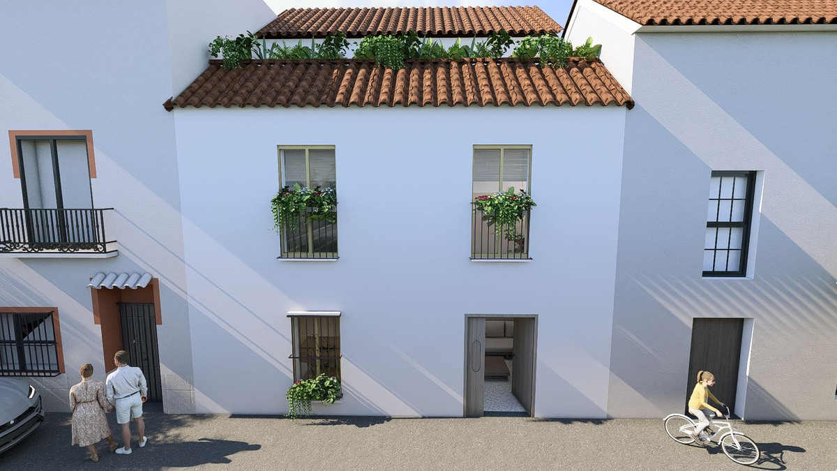 Townhouse for sale in Estepona