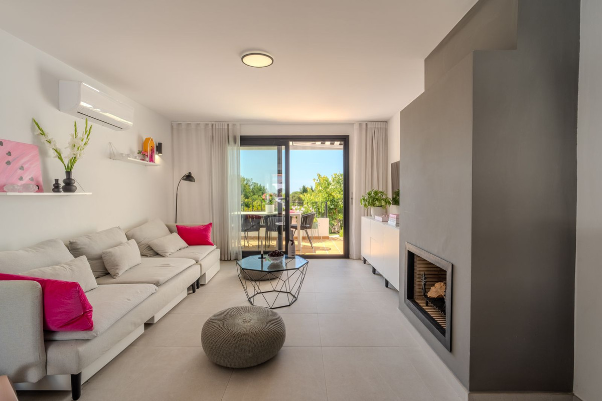 Townhouse for sale in Estepona