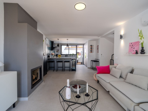 Townhouse for sale in Estepona