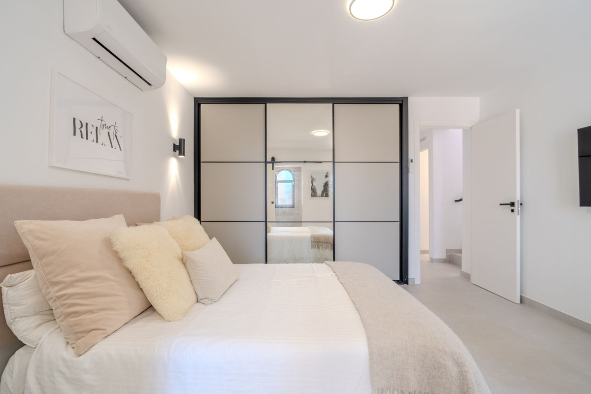 Townhouse for sale in Estepona