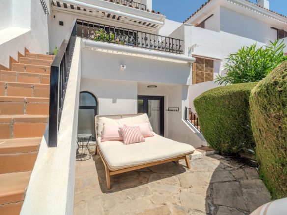 Townhouse for sale in Estepona