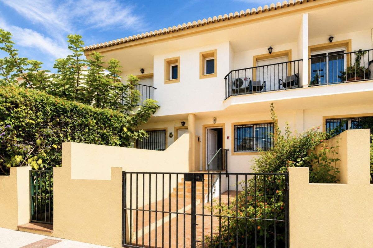 Townhouse-in-Marbella-Ref-R5449246 Townhouse for sale in Marbella