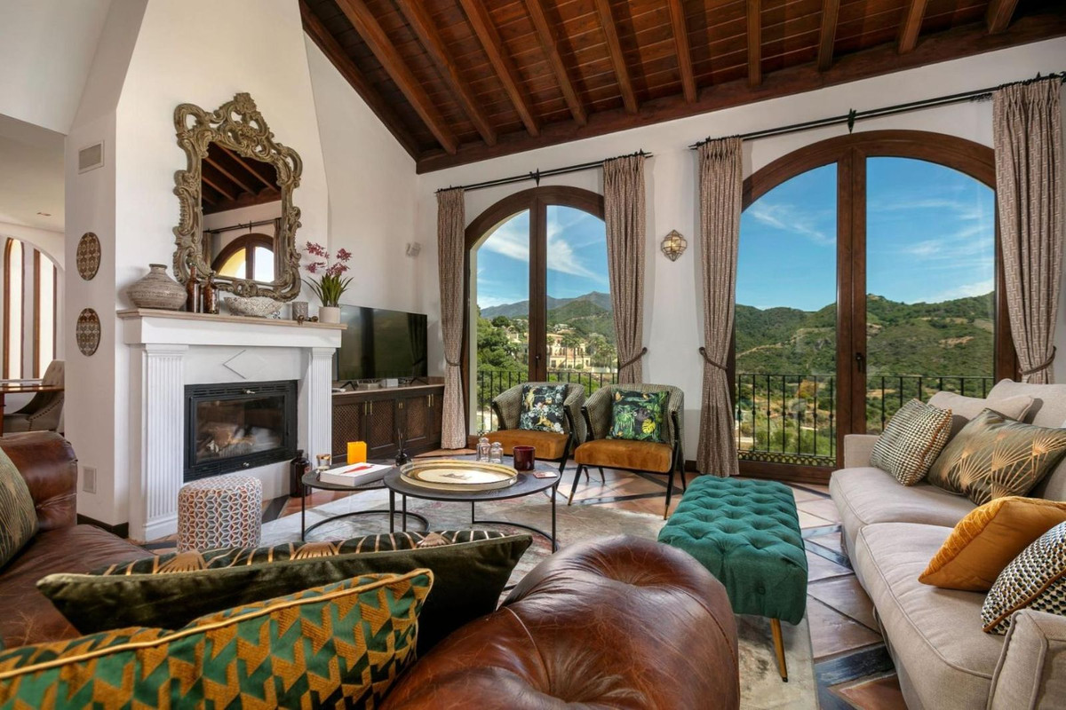 Villa for sale in Benahavís
