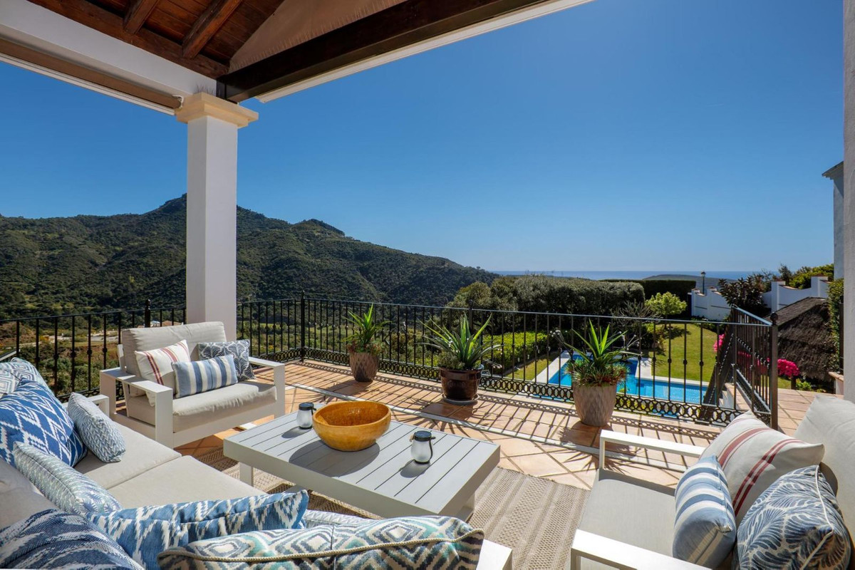 Villa for sale in Benahavís
