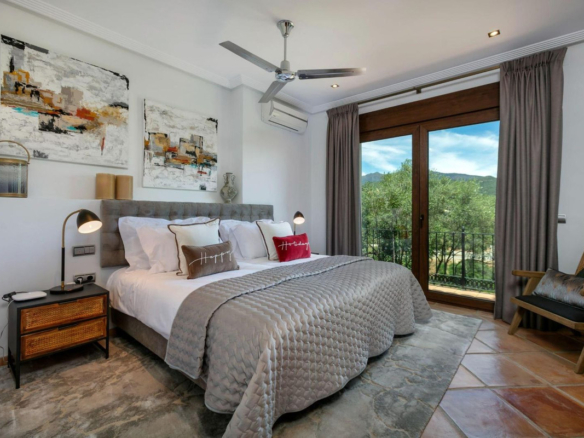 Villa for sale in Benahavís