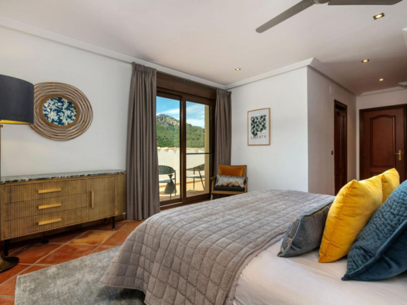 Villa for sale in Benahavís