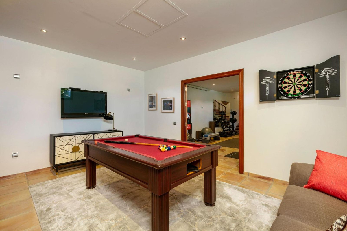 Villa for sale in Benahavís