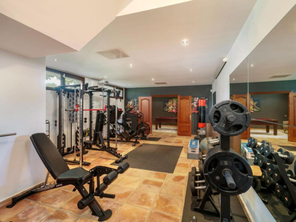 Villa for sale in Benahavís