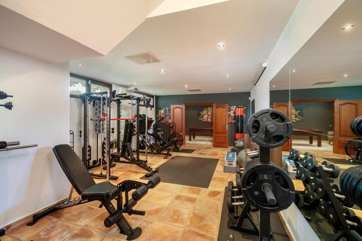 Villa for sale in Benahavís