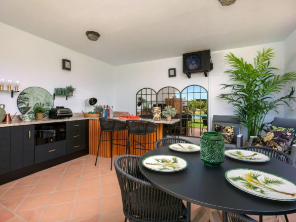 Villa for sale in Benahavís