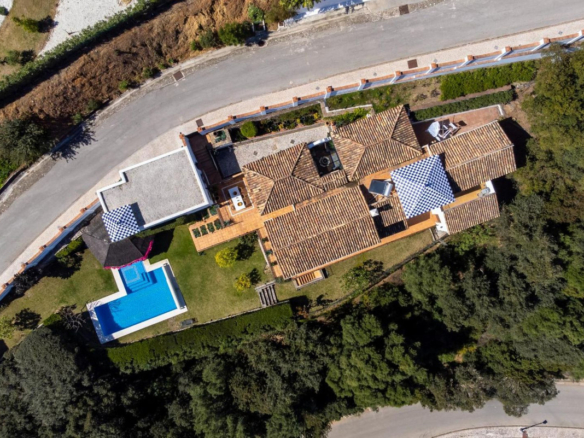 Villa for sale in Benahavís