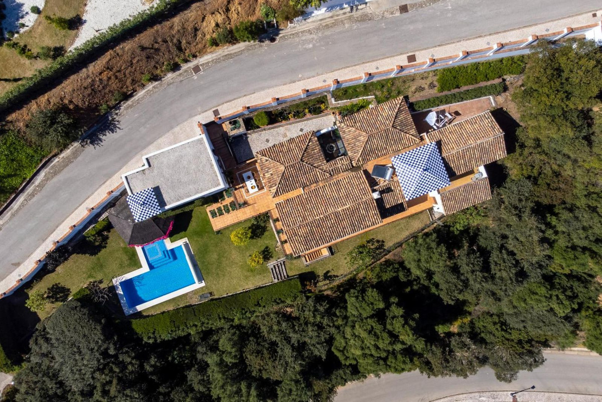 Villa for sale in Benahavís