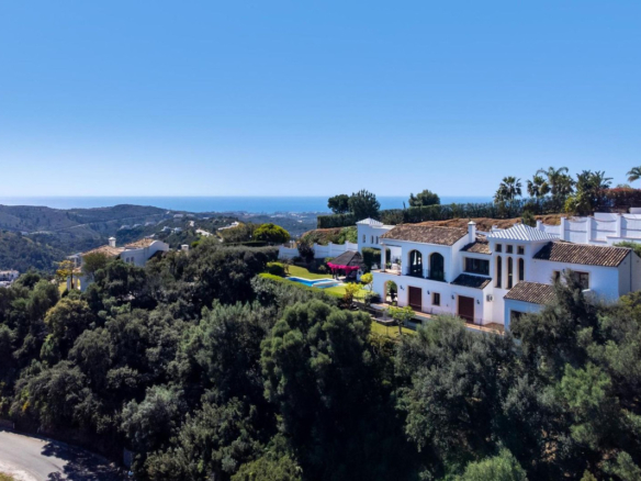 Villa for sale in Benahavís