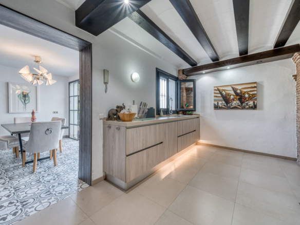 Villa for sale in Casares
