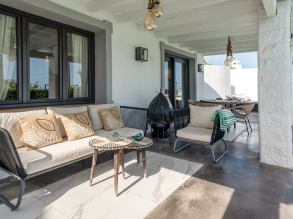 Villa for sale in Casares