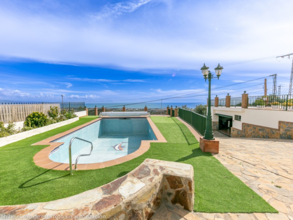 Villa for sale in Churriana