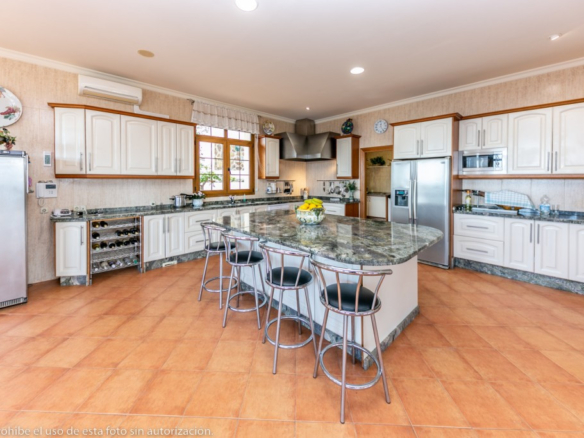Villa for sale in Churriana