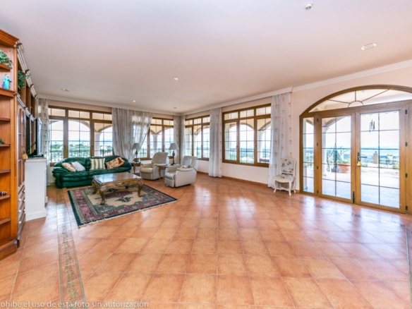Villa for sale in Churriana