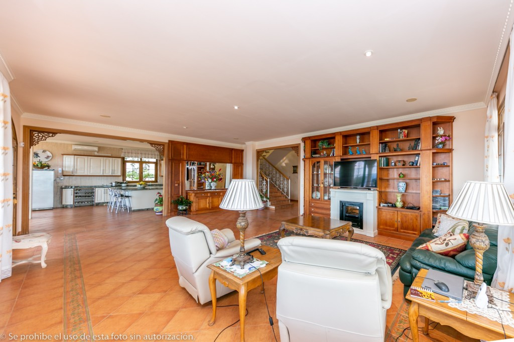 Villa for sale in Churriana