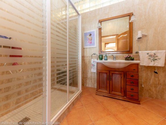 Villa for sale in Churriana
