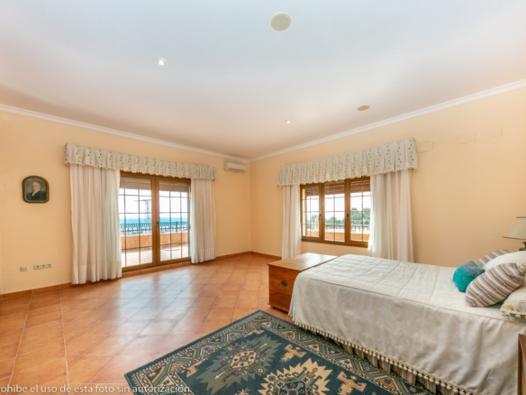 Villa for sale in Churriana