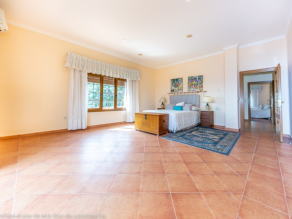 Villa for sale in Churriana