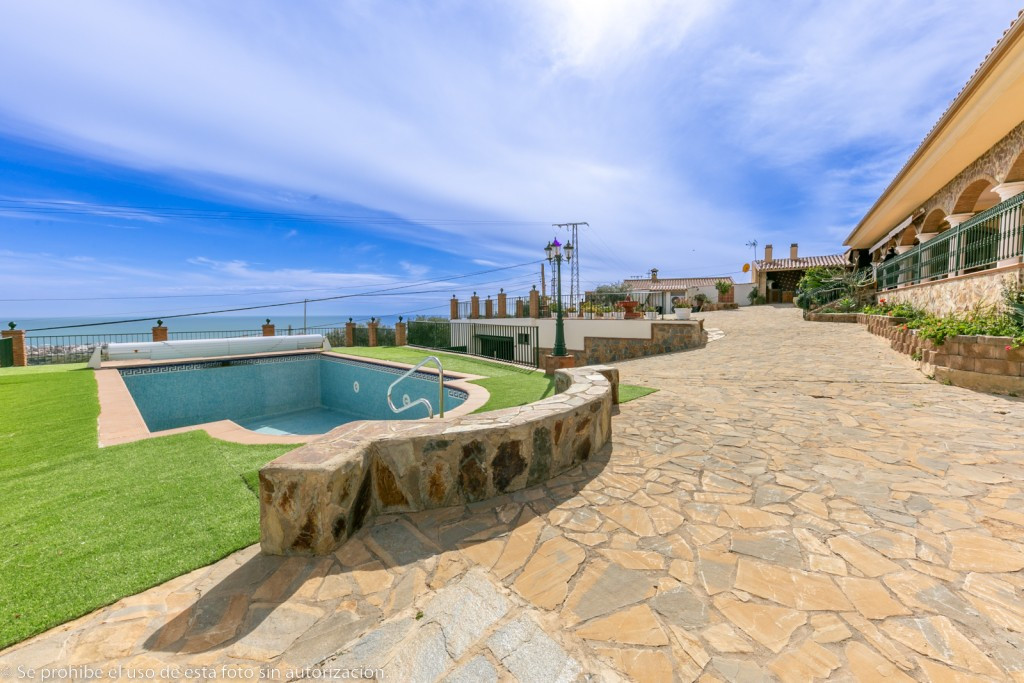 Villa for sale in Churriana