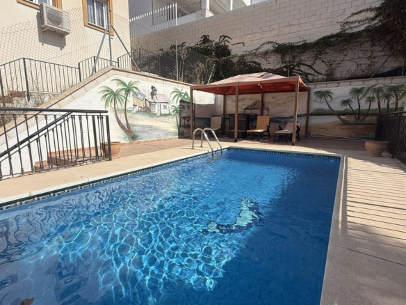 Villa for sale in Coín