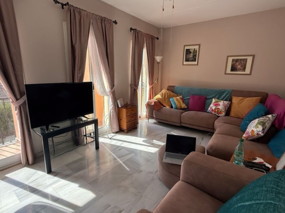 Villa for sale in Coín