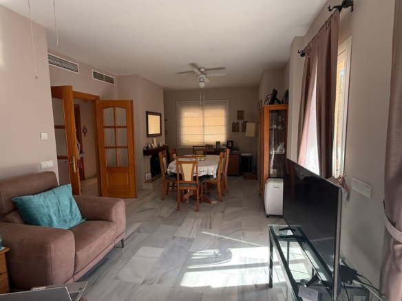 Villa for sale in Coín