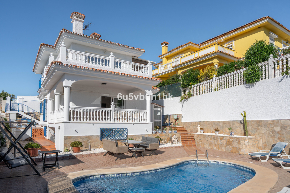 Villa for sale in Fuengirola